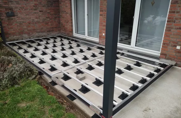 Terrassenbau mit Aluminium