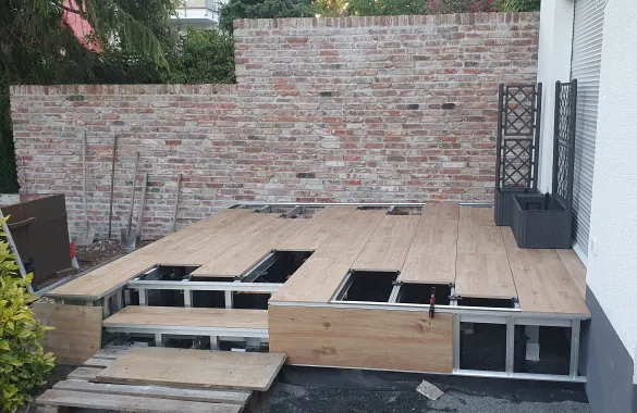 Terrasse Plattenverlegung aufgeständert auf Aluminium Unterkonstruktion