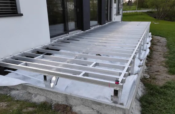 WPC/Holz Terrasse mit Aluminium Unterkonstruktion