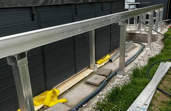 Pool Terrasse Umrandung mit Aluminium Unterkonstruktion