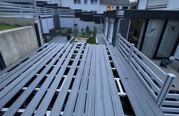 Terrasse mit Holzdielen