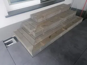 Easy Construct Treppe mit Aluprofilen auf Platten Verkleidet