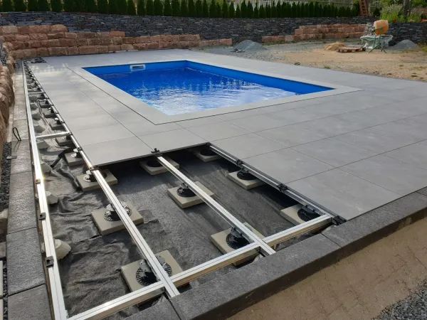 Baustellen mit unserem Aluminium Terrassen Unterkonstruktionssystem